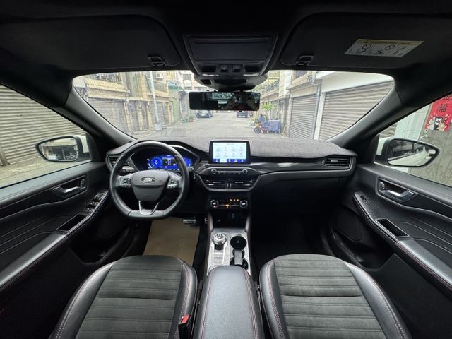 ★年底車21年式最好看ST-LINE版~2.0渦輪才有力更好開，全景天窗.電尾門.LV2.盲點.B&O音響，認證車原鈑★  第5張相片