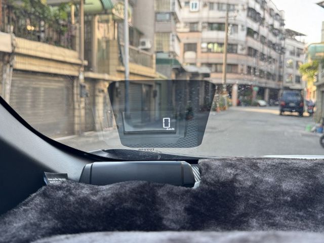 ★1.2渦輪豪華精裝特仕版~僅跑2.5萬，認證車原鈑件，IKEY.LV2.盲點.導航.HUD.CARPLAY.電動椅★  第10張相片