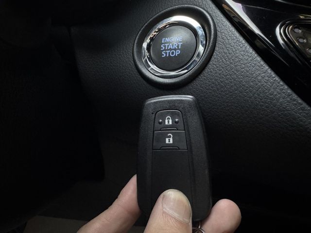 ★1.2渦輪豪華精裝特仕版~僅跑2.5萬，認證車原鈑件，IKEY.LV2.盲點.導航.HUD.CARPLAY.電動椅★  第11張相片