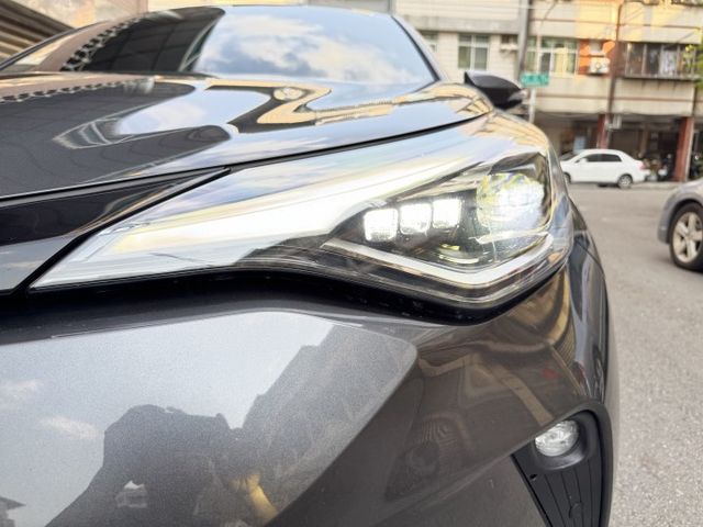 ★1.2渦輪豪華精裝特仕版~僅跑2.5萬，認證車原鈑件，IKEY.LV2.盲點.導航.HUD.CARPLAY.電動椅★  第20張相片