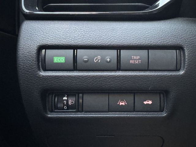 ★秒殺價時尚廣告色+雙色套件~僅跑6萬多低里程，認證車原鈑件，IKEY.盲點.環景.LV2.LED.CARPLAY★  第15張相片