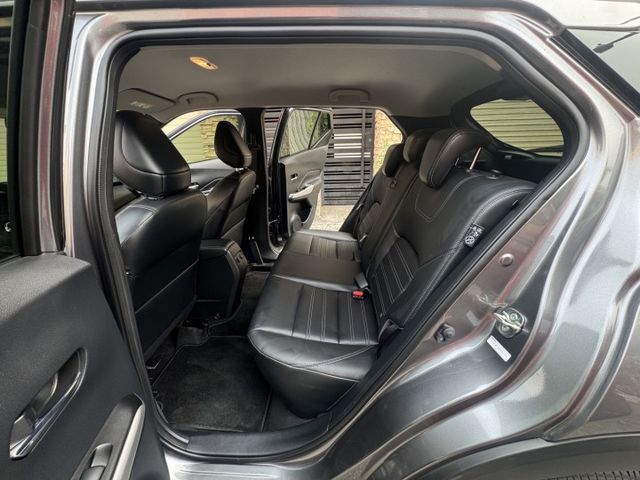 ★全新小改款旗艦版配備再升級~僅跑3萬，環景影像.盲點.全速域ACC.LED頭燈.CARPLAY導航，認證車原鈑件★  第4張相片