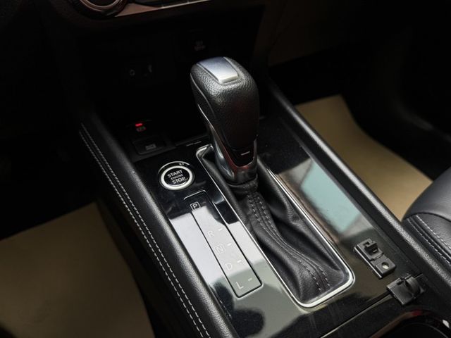 ★全新小改款旗艦版配備再升級~僅跑3萬，環景影像.盲點.全速域ACC.LED頭燈.CARPLAY導航，認證車原鈑件★  第13張相片