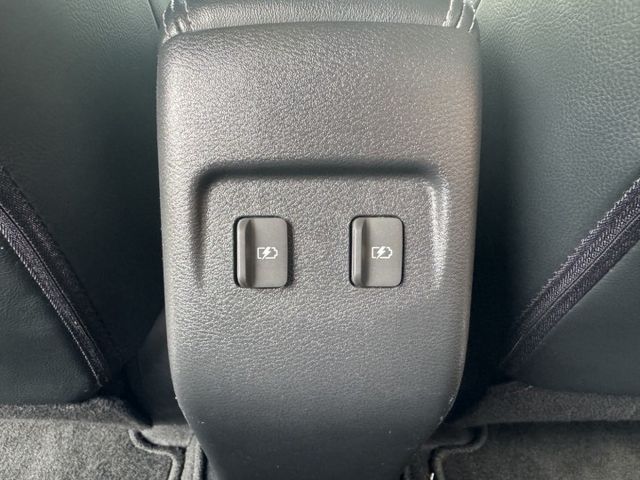 ★全新小改款旗艦版配備再升級~僅跑3萬，環景影像.盲點.全速域ACC.LED頭燈.CARPLAY導航，認證車原鈑件★  第18張相片