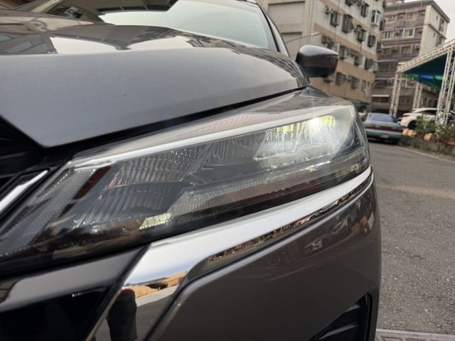 ★全新小改款旗艦版配備再升級~僅跑3萬，環景影像.盲點.全速域ACC.LED頭燈.CARPLAY導航，認證車原鈑件★  第19張相片