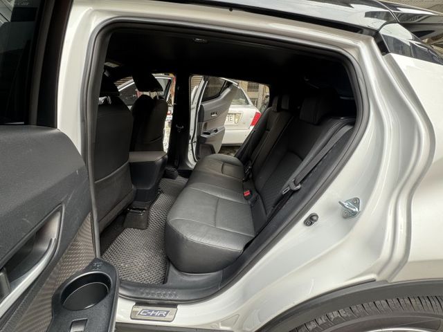 ★超美低里程豪華版+14萬精裝特仕/雙色套件~僅跑4萬多，認證車原鈑件，環景影像.HUD.IKEY.LV2.導航.盲點★  第4張相片