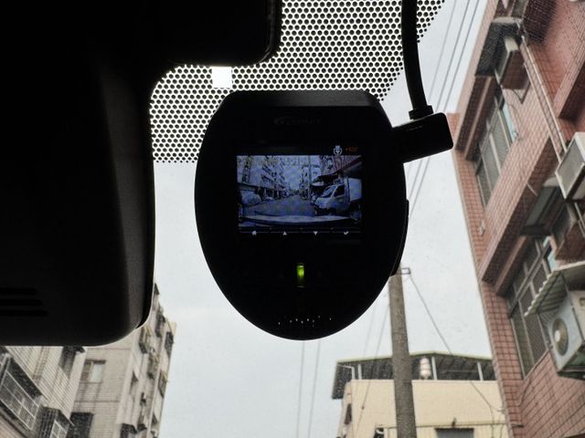 ★超美低里程豪華版+14萬精裝特仕/雙色套件~僅跑4萬多，認證車原鈑件，環景影像.HUD.IKEY.LV2.導航.盲點★  第8張相片