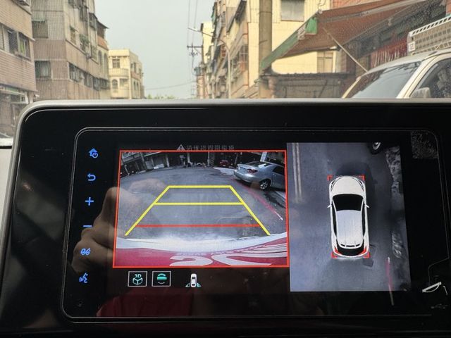 ★超美低里程豪華版+14萬精裝特仕/雙色套件~僅跑4萬多，認證車原鈑件，環景影像.HUD.IKEY.LV2.導航.盲點★  第15張相片