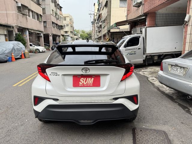 ★超美低里程豪華版+14萬精裝特仕/雙色套件~僅跑4萬多，認證車原鈑件，環景影像.HUD.IKEY.LV2.導航.盲點★  第17張相片