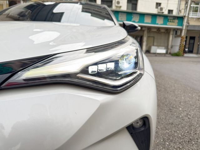 ★超美低里程豪華版+14萬精裝特仕/雙色套件~僅跑4萬多，認證車原鈑件，環景影像.HUD.IKEY.LV2.導航.盲點★  第20張相片