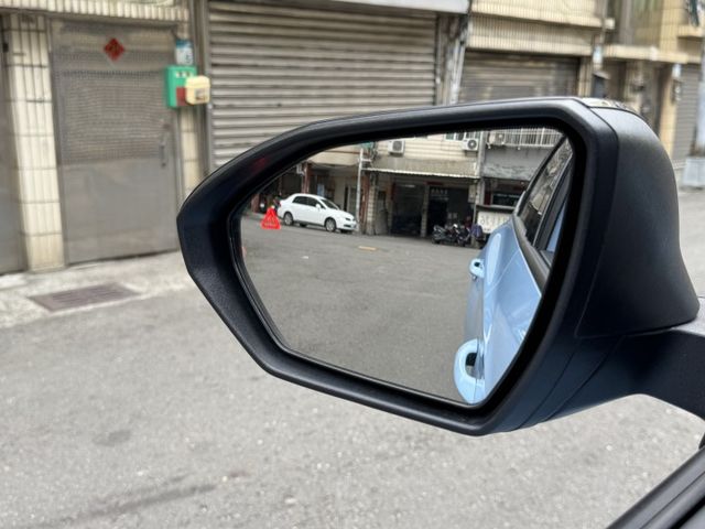 ★超稀有N-LINE限量運動版~僅跑1萬多低里程，獨特內外觀，原廠大包.環景.電尾門.盲點.LV2，原鈑件，原廠保固中★  第17張相片