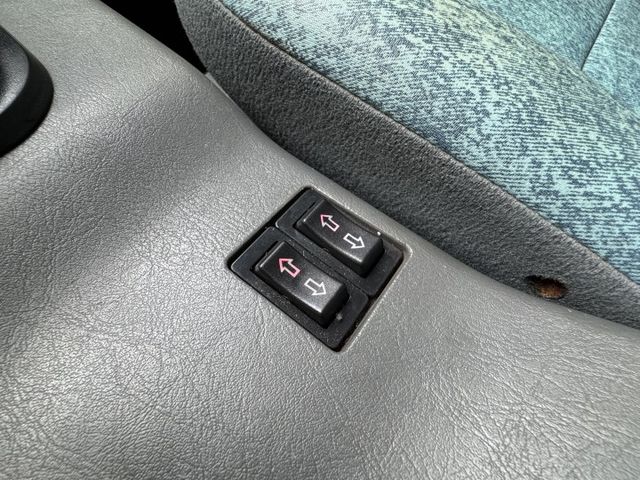 ★全車原鈑件認證車~加裝:三面帆布(側部可對折)/橡膠底板/電動窗/順風板/電子後視鏡，內裝漂亮冷氣很涼，本月特惠價★  第4張相片