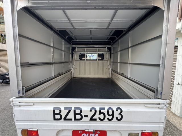 ★全車原鈑件認證車~加裝:三面帆布(側部可對折)/橡膠底板/電動窗/順風板/電子後視鏡，內裝漂亮冷氣很涼，本月特惠價★  第9張相片