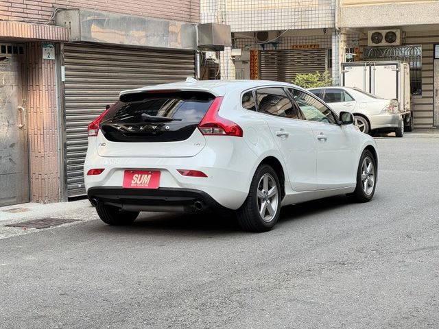 ★超美瑞典小坦克V40 T4僅跑8萬超低里程(附紀錄)~原鈑件認證車/本月促銷一口價，挑戰全國最低價★  第2張相片