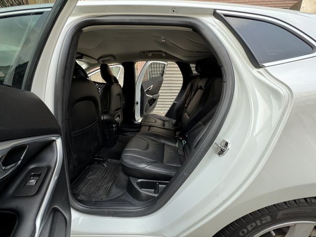 ★超美瑞典小坦克V40 T4僅跑8萬超低里程(附紀錄)~原鈑件認證車/本月促銷一口價，挑戰全國最低價★  第4張相片