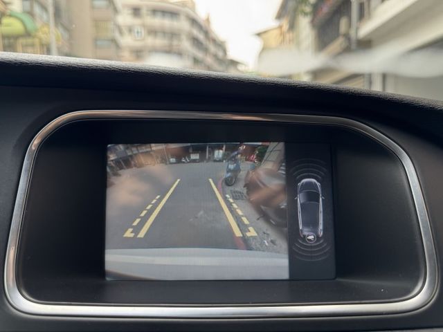 ★超美瑞典小坦克V40 T4僅跑8萬超低里程(附紀錄)~原鈑件認證車/本月促銷一口價，挑戰全國最低價★  第13張相片