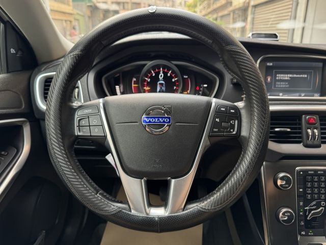 ★超美瑞典小坦克V40 T4僅跑8萬超低里程(附紀錄)~原鈑件認證車/本月促銷一口價，挑戰全國最低價★  第17張相片