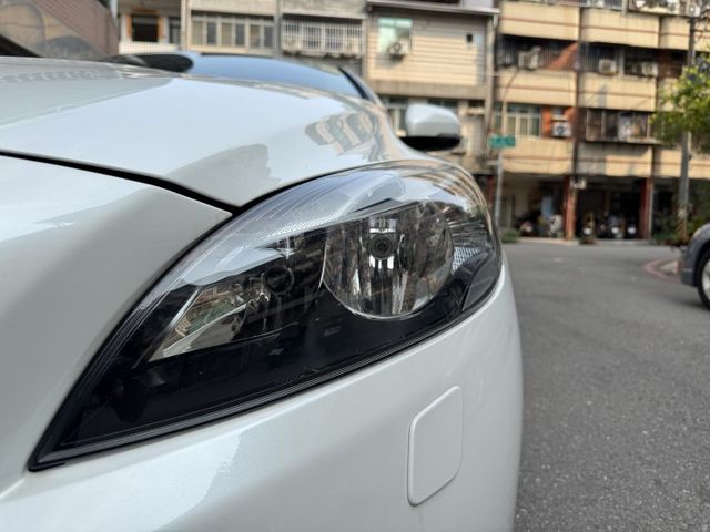 ★超美瑞典小坦克V40 T4僅跑8萬超低里程(附紀錄)~原鈑件認證車/本月促銷一口價，挑戰全國最低價★  第18張相片