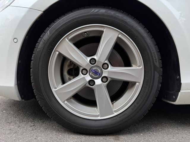 ★超美瑞典小坦克V40 T4僅跑8萬超低里程(附紀錄)~原鈑件認證車/本月促銷一口價，挑戰全國最低價★  第20張相片