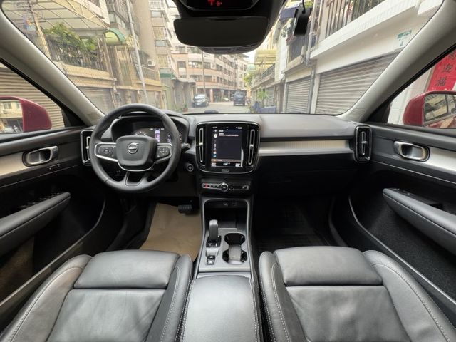 ★小改款高規領袖版僅跑4萬超低里程/原鈑件認證車，360環景.電動椅.Lv2跟車系統，可全額貸款購車★  第6張相片