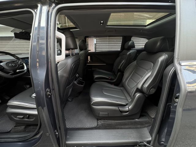 ★挑戰全台最低價旗艦版車型/原鈑件認證車~電滑門.全景天窗.360環景.電動椅.Lv2跟車，可全額貸款申辦新車利率★  第4張相片