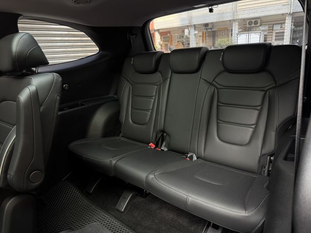 ★挑戰全台最低價旗艦版車型/原鈑件認證車~電滑門.全景天窗.360環景.電動椅.Lv2跟車，可全額貸款申辦新車利率★  第5張相片