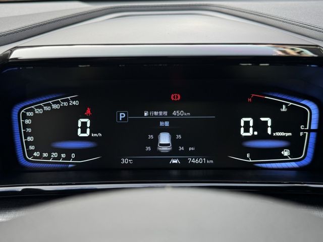 ★挑戰全台最低價旗艦版車型/原鈑件認證車~電滑門.全景天窗.360環景.電動椅.Lv2跟車，可全額貸款申辦新車利率★  第6張相片