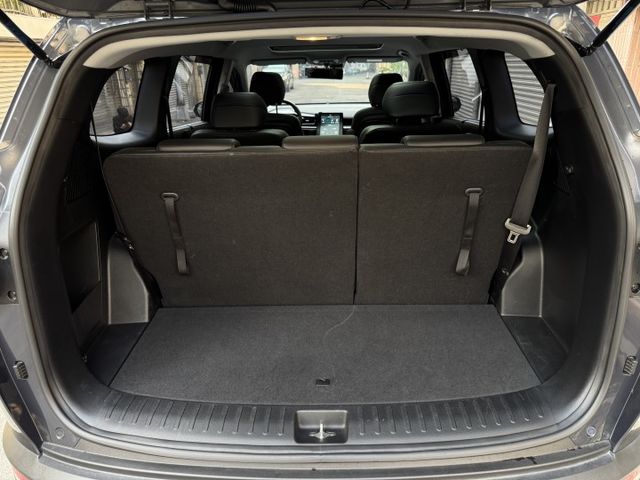 ★挑戰全台最低價旗艦版車型/原鈑件認證車~電滑門.全景天窗.360環景.電動椅.Lv2跟車，可全額貸款申辦新車利率★  第8張相片