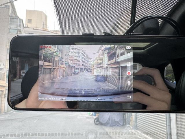 ★挑戰全台最低價旗艦版車型/原鈑件認證車~電滑門.全景天窗.360環景.電動椅.Lv2跟車，可全額貸款申辦新車利率★  第20張相片