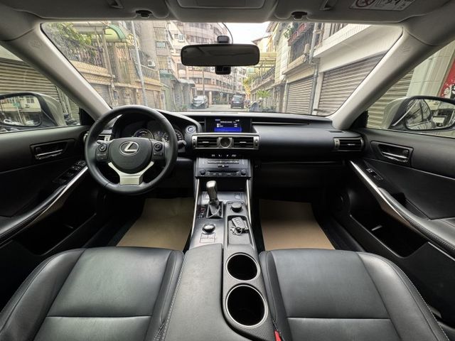 ★僅跑10萬公里至今原廠保養(附紀錄)，一公升可跑20公里以上，內裝外觀猶如新車&有認證原鈑件買的才安心★  第6張相片