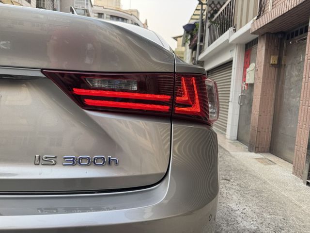 ★僅跑10萬公里至今原廠保養(附紀錄)，一公升可跑20公里以上，內裝外觀猶如新車&有認證原鈑件買的才安心★  第9張相片