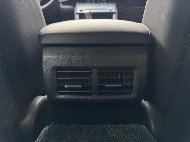 ★僅跑10萬公里至今原廠保養(附紀錄)，一公升可跑20公里以上，內裝外觀猶如新車&有認證原鈑件買的才安心★  第15張相片