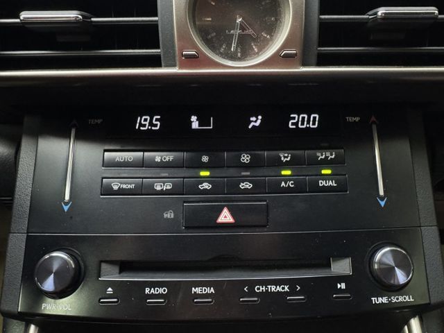 ★僅跑10萬公里至今原廠保養(附紀錄)，一公升可跑20公里以上，內裝外觀猶如新車&有認證原鈑件買的才安心★  第18張相片