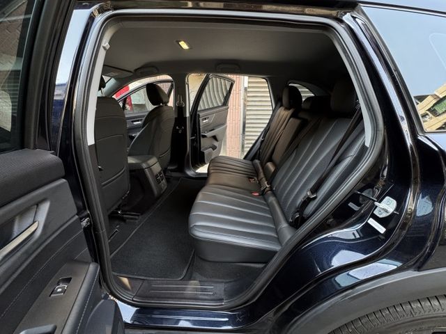 ★全程原廠保養/該換都已換~底盤猶如新車無聲無息，內裝外觀非常美觀，全車原鈑件認證車，開過電動車就回不去了★  第4張相片