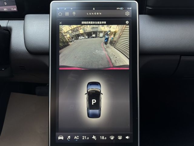 ★全程原廠保養/該換都已換~底盤猶如新車無聲無息，內裝外觀非常美觀，全車原鈑件認證車，開過電動車就回不去了★  第12張相片