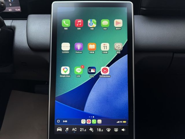 ★全程原廠保養/該換都已換~底盤猶如新車無聲無息，內裝外觀非常美觀，全車原鈑件認證車，開過電動車就回不去了★  第13張相片