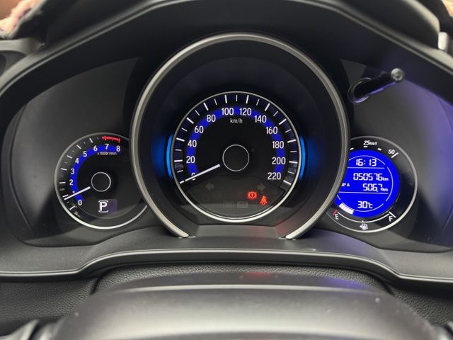 ★全新改款新車頭空間更大~僅跑5萬超低里程，定速.換檔撥片.恆溫.音響快撥鍵.節能模式，認證車可全額貸款，省油代步首選★  第6張相片