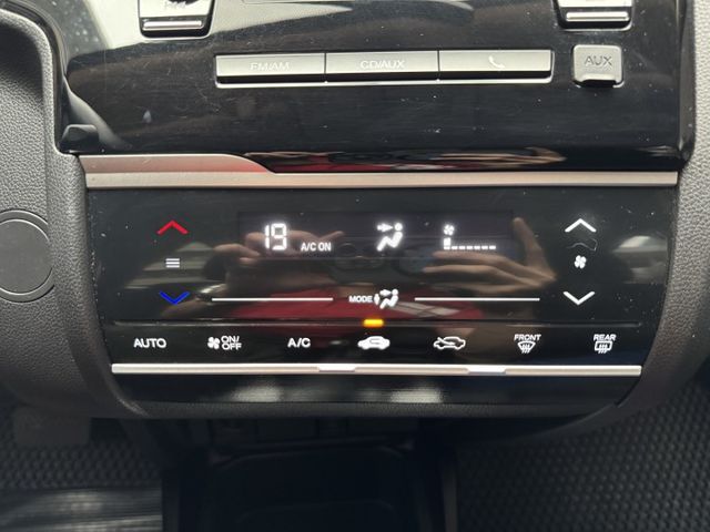 ★全新改款新車頭空間更大~僅跑5萬超低里程，定速.換檔撥片.恆溫.音響快撥鍵.節能模式，認證車可全額貸款，省油代步首選★  第12張相片