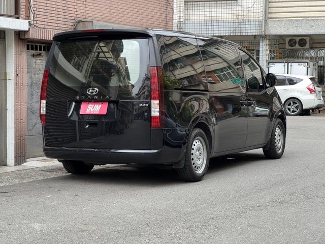 ★9人座高規雙電滑門(含感應功能)~IKEY.倒車顯影.無線CARPLAY.防滑系統，認證車原鈑件，可全額貸款★  第2張相片