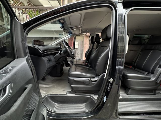 ★9人座高規雙電滑門(含感應功能)~IKEY.倒車顯影.無線CARPLAY.防滑系統，認證車原鈑件，可全額貸款★  第3張相片