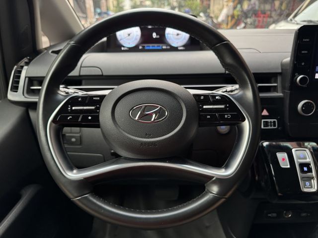 ★9人座高規雙電滑門(含感應功能)~IKEY.倒車顯影.無線CARPLAY.防滑系統，認證車原鈑件，可全額貸款★  第7張相片