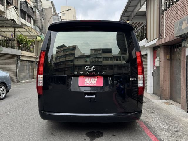 ★9人座高規雙電滑門(含感應功能)~IKEY.倒車顯影.無線CARPLAY.防滑系統，認證車原鈑件，可全額貸款★  第15張相片