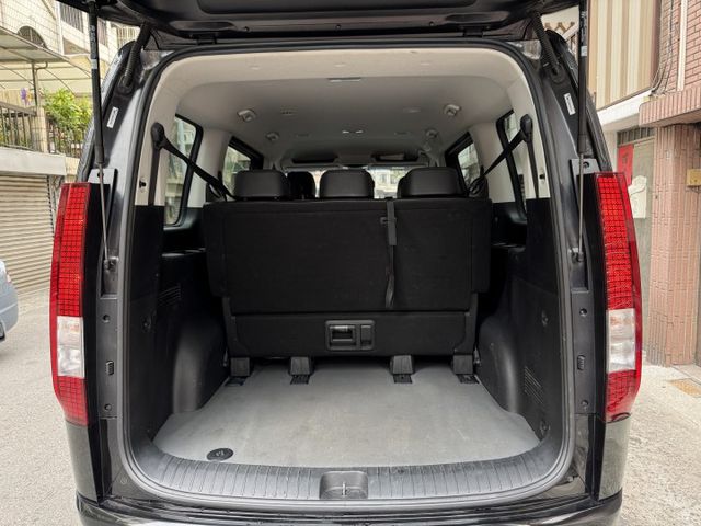 ★9人座高規雙電滑門(含感應功能)~IKEY.倒車顯影.無線CARPLAY.防滑系統，認證車原鈑件，可全額貸款★  第16張相片