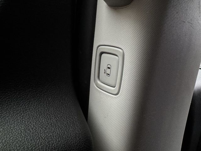 ★9人座高規雙電滑門(含感應功能)~IKEY.倒車顯影.無線CARPLAY.防滑系統，認證車原鈑件，可全額貸款★  第18張相片