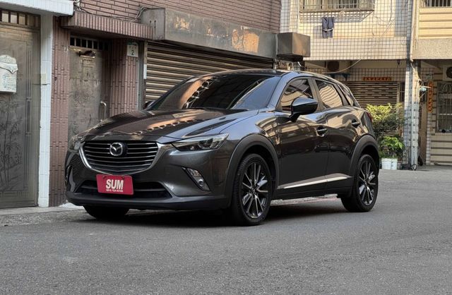 ★僅跑8萬頂級版車型+升級鋼鐵灰/衛星導航~IKEY.HUD.盲點.倒車顯影.車道偏移.AEB.LED頭燈，認證車原鈑★  第1張相片