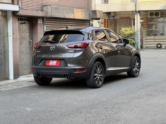 ★僅跑8萬頂級版車型+升級鋼鐵灰/衛星導航~IKEY.HUD.盲點.倒車顯影.車道偏移.AEB.LED頭燈，認證車原鈑★  第2張相片