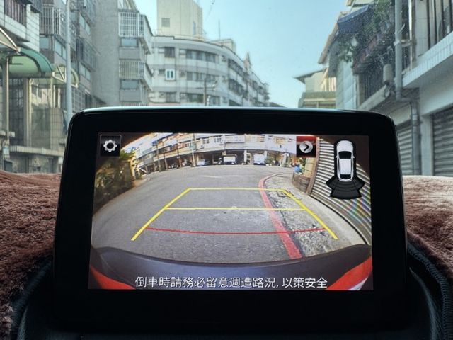★僅跑8萬頂級版車型+升級鋼鐵灰/衛星導航~IKEY.HUD.盲點.倒車顯影.車道偏移.AEB.LED頭燈，認證車原鈑★  第15張相片