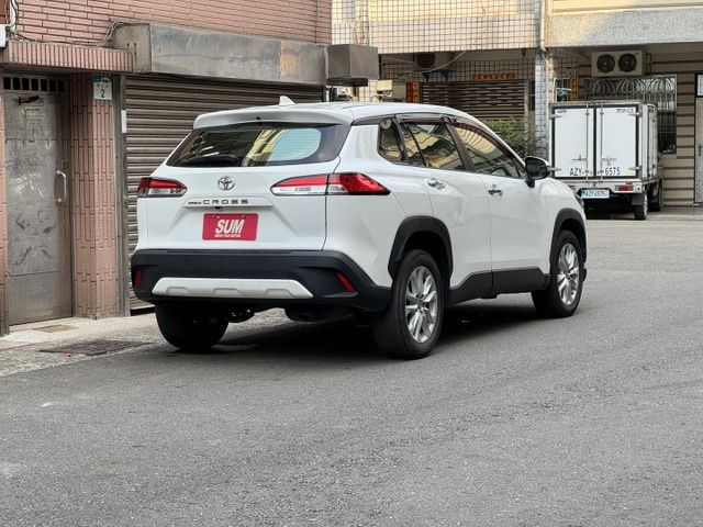 ★超美白色豪華版+升級10萬雙精裝特仕~僅跑6萬，IKEY.LV2.導航.CARPLAY.HUD.迎賓踏板，認證車原鈑★  第2張相片