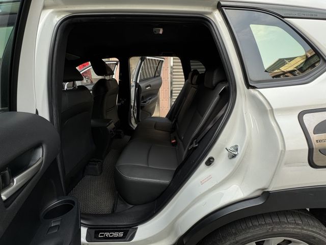 ★超美白色豪華版+升級10萬雙精裝特仕~僅跑6萬，IKEY.LV2.導航.CARPLAY.HUD.迎賓踏板，認證車原鈑★  第4張相片