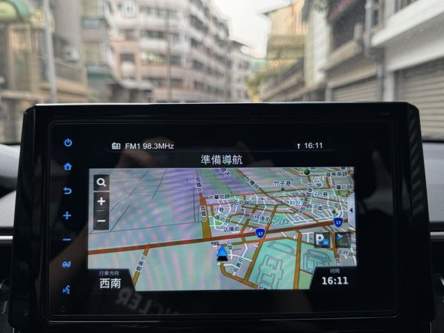 ★超美白色豪華版+升級10萬雙精裝特仕~僅跑6萬，IKEY.LV2.導航.CARPLAY.HUD.迎賓踏板，認證車原鈑★  第12張相片